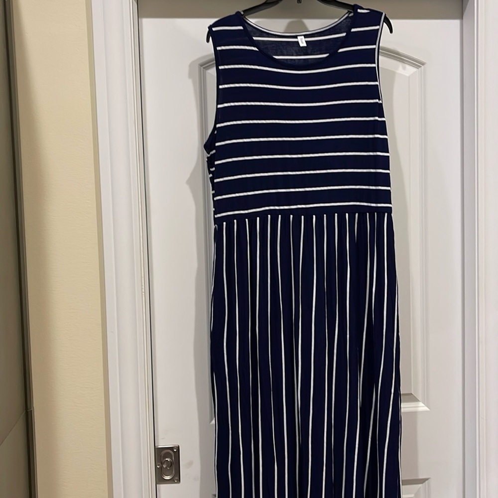Hount Navy and white striped maxi dress with pockets sleeveless size xxl